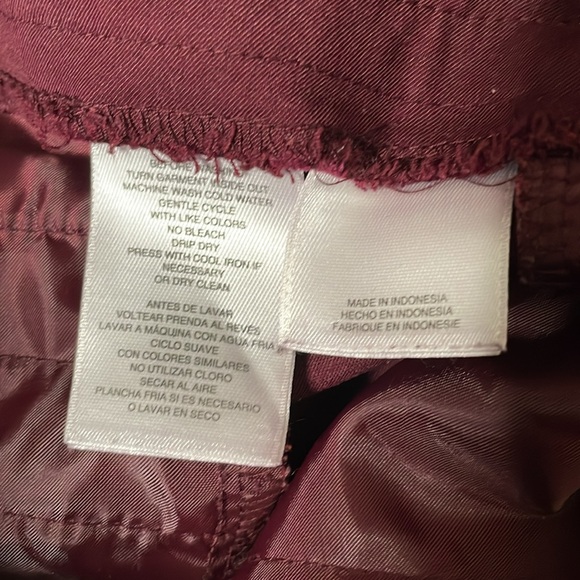 Anne Klein burgundy crop pant - Picture 4 of 8